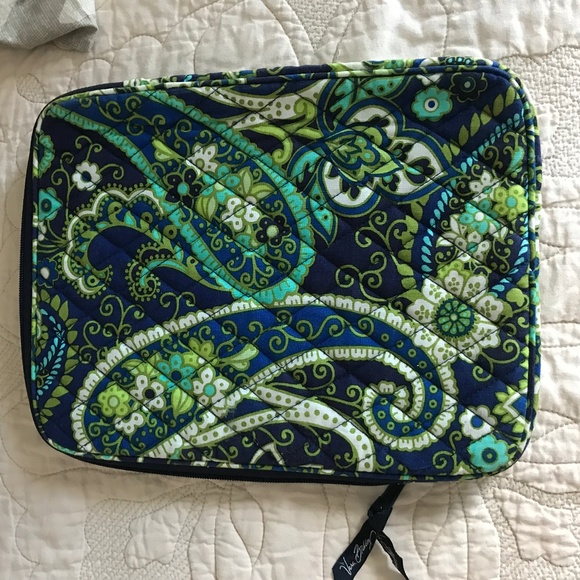 Vera Bradley Handbags - Vera Bradley iPad Paisley Case